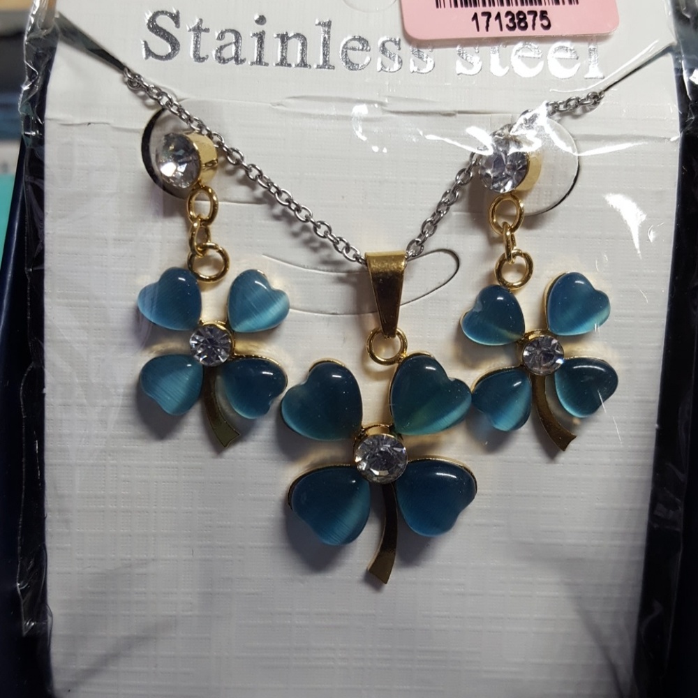 Blue Cat's Eye Necklace Set NWT